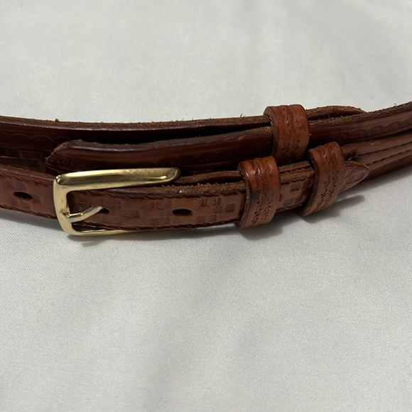 Tooled Leather Frontier Belt with Double Closure - Picture 6 of 10